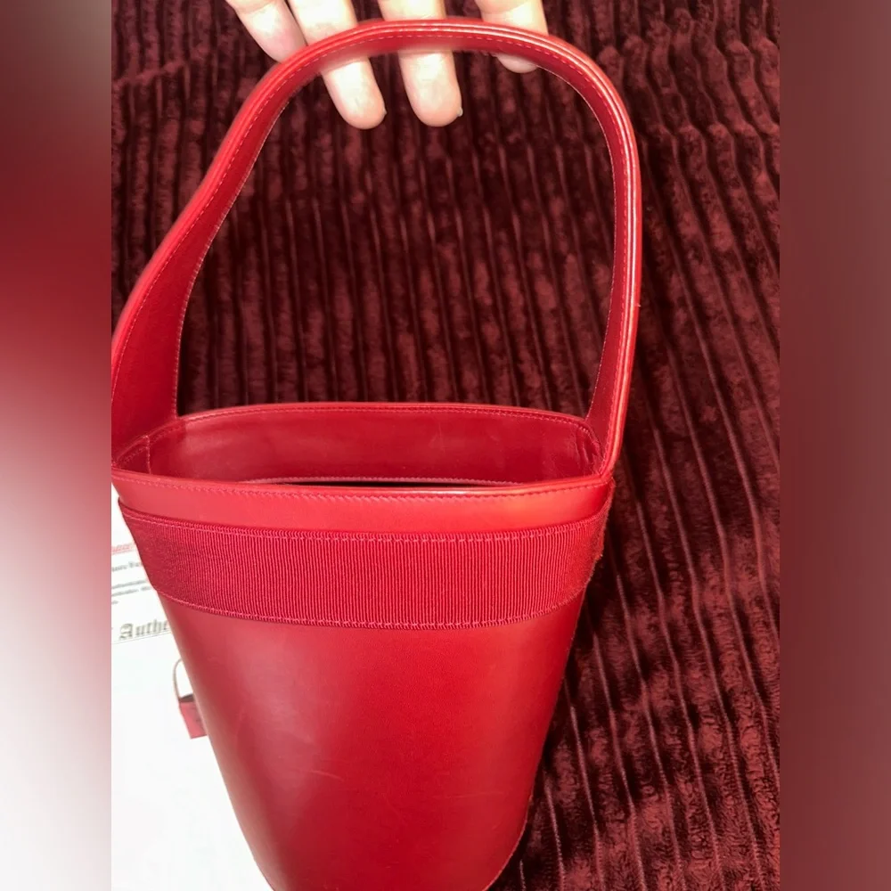 Salvatore Ferragamo Vala Bucket Bag - Picture 4 of 16